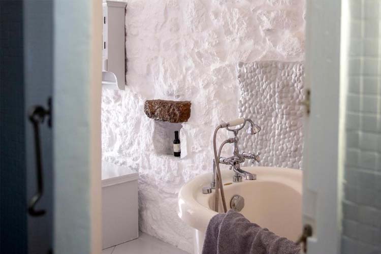 Heavens Suite - King size Bed with Outdoor Whirlpool - Apsenti Hotel - Couples Only - Mykonos