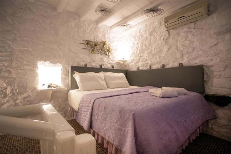 Heavens Suite - King size Bed with Outdoor Whirlpool - Apsenti Hotel - Couples Only - Mykonos