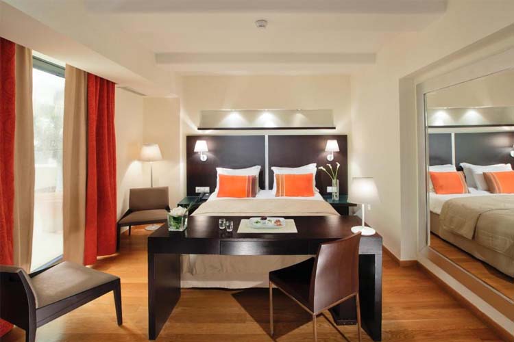 Petite Suite with Private Terrace - O&B Athens Boutique Hotel - Athen
