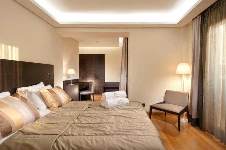 Grand Suite with Private Terrace - O&B Athens Boutique Hotel - Athen