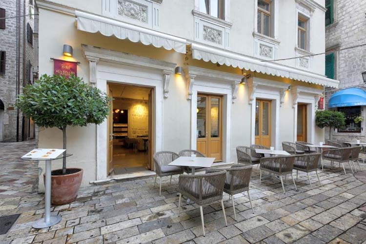Terrace - Hotel Vardar - Kotor
