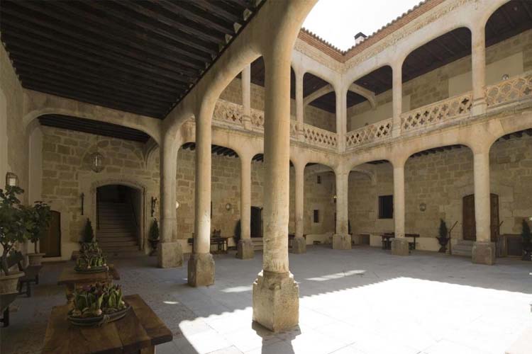 Capa 5 - Castillo del Buen Amor - Villanueva de Cañedo