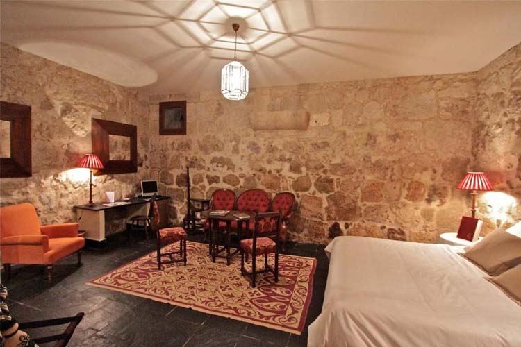 Superior Double or Twin Room - Castillo del Buen Amor - Villanueva de Cañedo