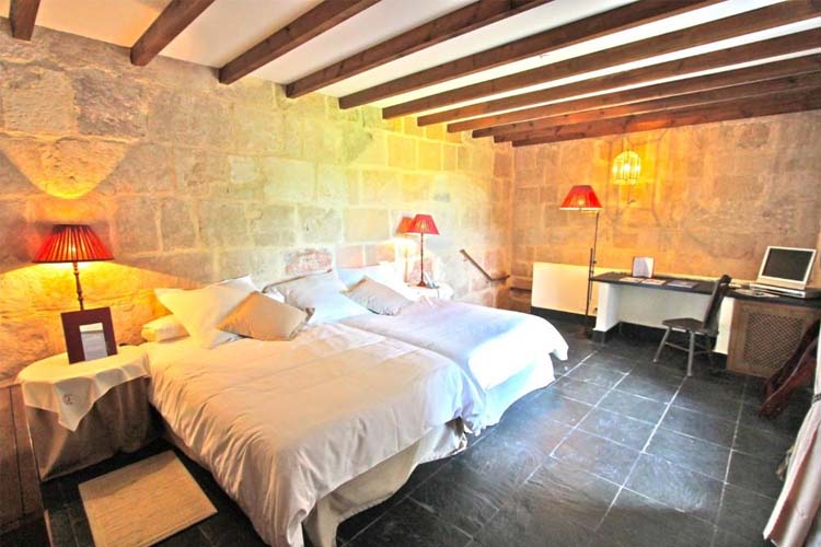 Superior Double or Twin Room - Castillo del Buen Amor - Villanueva de Cañedo