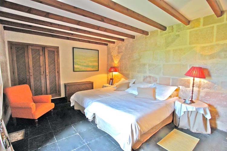Superior Double or Twin Room - Castillo del Buen Amor - Villanueva de Cañedo
