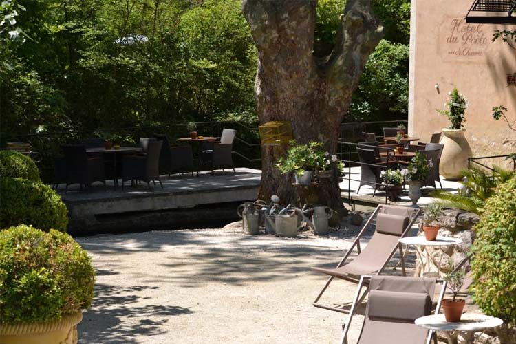 Terrace - Hotel du Poète - Fontaine-de-Vaucluse