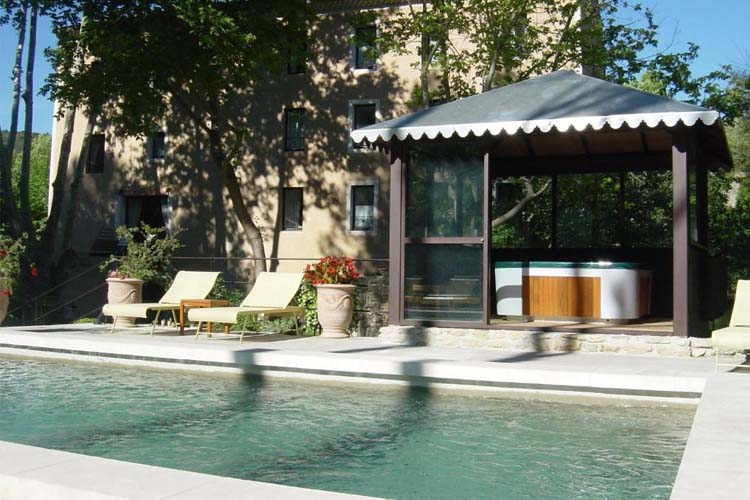 Pool - Hotel du Poète - Fontaine-de-Vaucluse