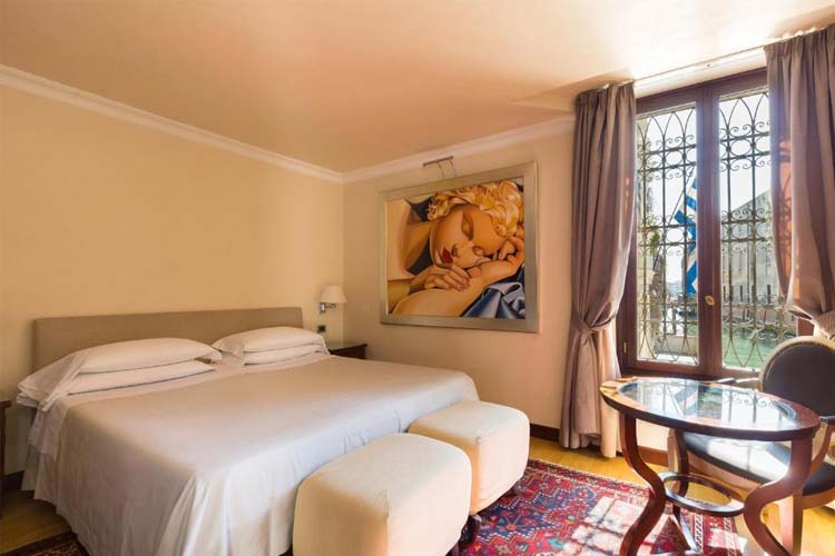 Junior Suite with Canal View - Liassidi Palace - Venice