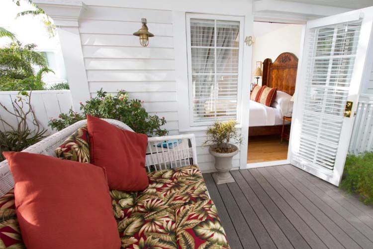 Treeptop Queen Room - The Gardens Hotel - Key West