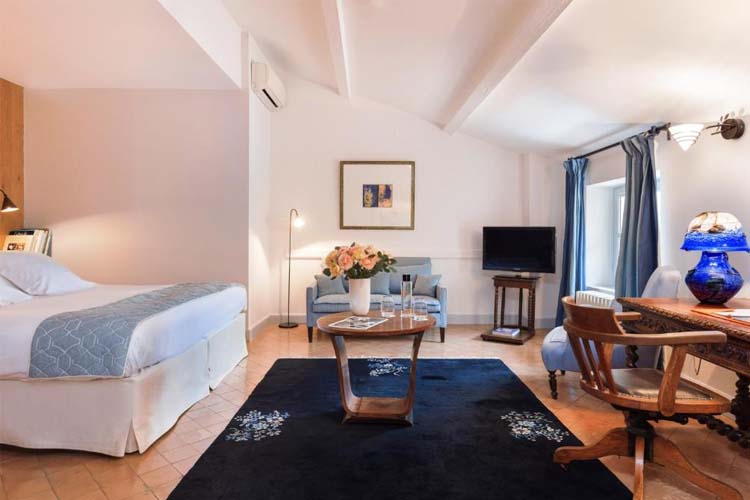 Standard Double Room - Hostellerie de l´Abbaye de la Celle - La Celle