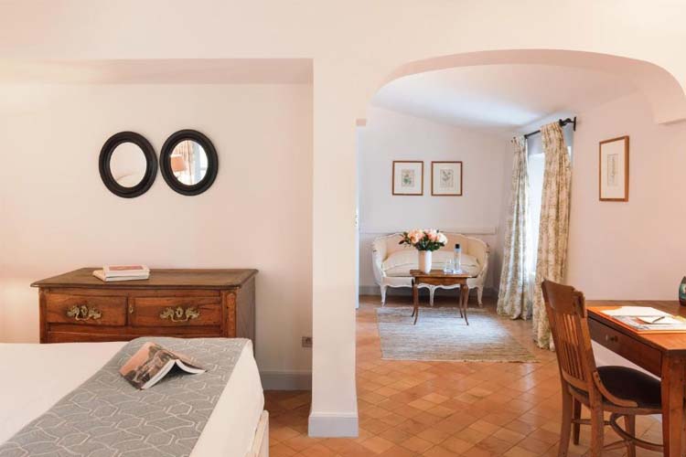 Standard Double Room - Hostellerie de l´Abbaye de la Celle - La Celle