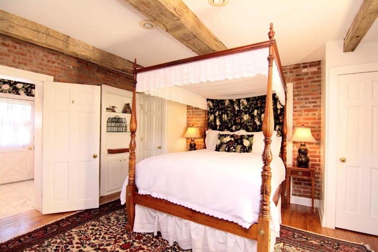 Queen Room - Antrim 1844 - Taneytown