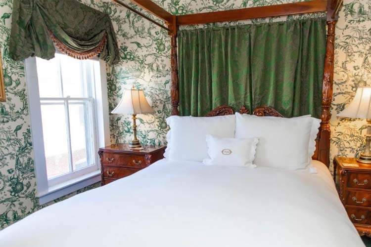 Queen Room - Antrim 1844 - Taneytown