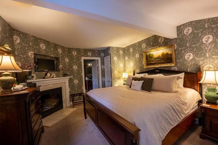 King Room - Antrim 1844 - Taneytown