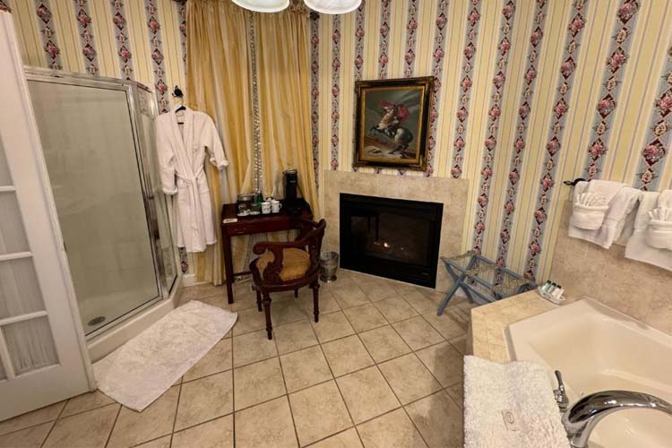Queen Room - Antrim 1844 - Taneytown