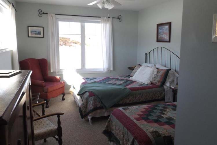 Standard Triple Room with Sea View - Johnson Shore Inn - Hermanville