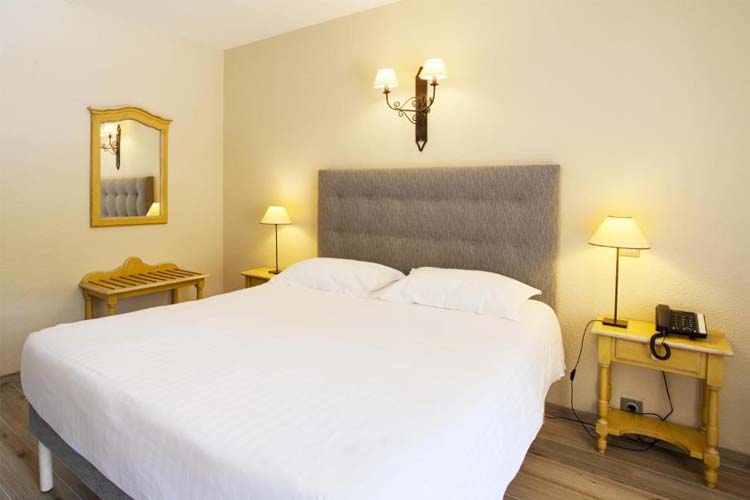 Room with Terrace - La Bastide de Valbonne - Valbonne