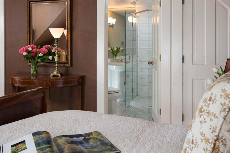 Deluxe Queen Room - Jackson House Inn - Woodstock