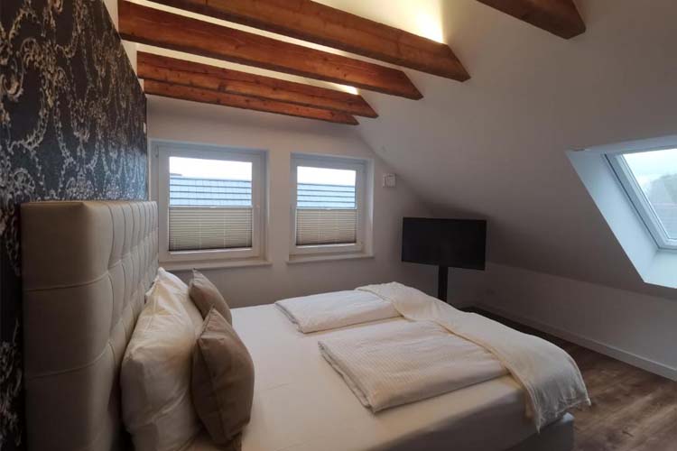 Standard Double Room - H23 Hotel Stuttgart - Stuttgart