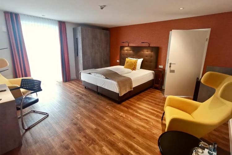 Standard Double Room - H23 Hotel Stuttgart - Stuttgart