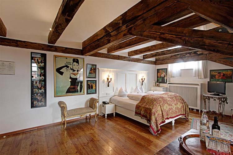 Superior Double Room - Hotel Orphee-Grobes Haus - Regensburg