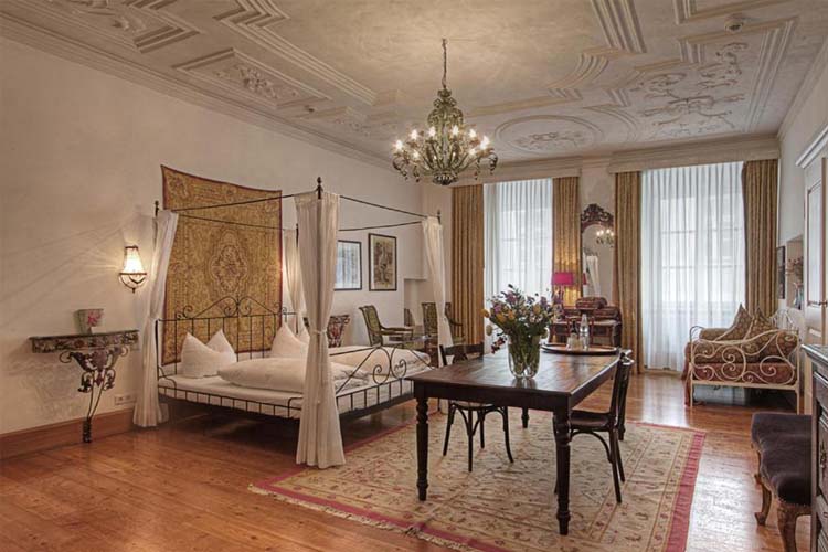 Superior Double Room - Hotel Orphee-Grobes Haus - Regensburg