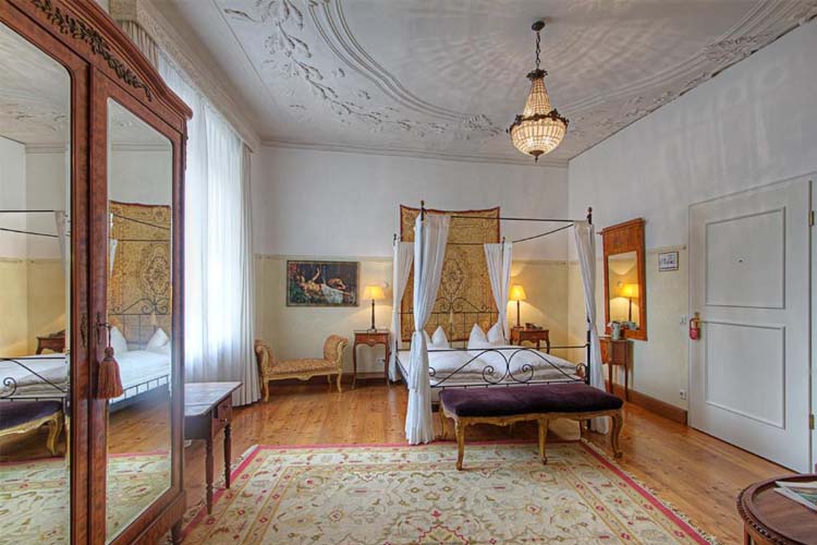 Superior Double Room - Hotel Orphee-Grobes Haus - Regensburg