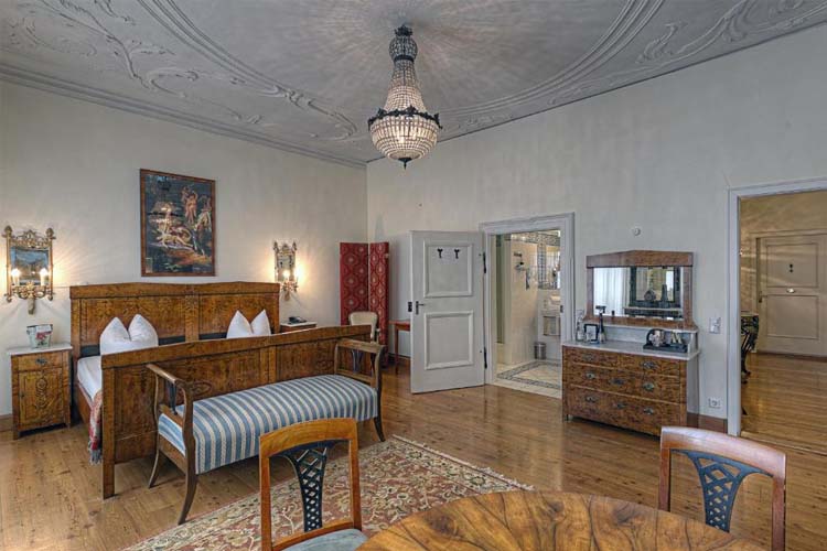 Superior Double Room - Hotel Orphee-Grobes Haus - Regensburg