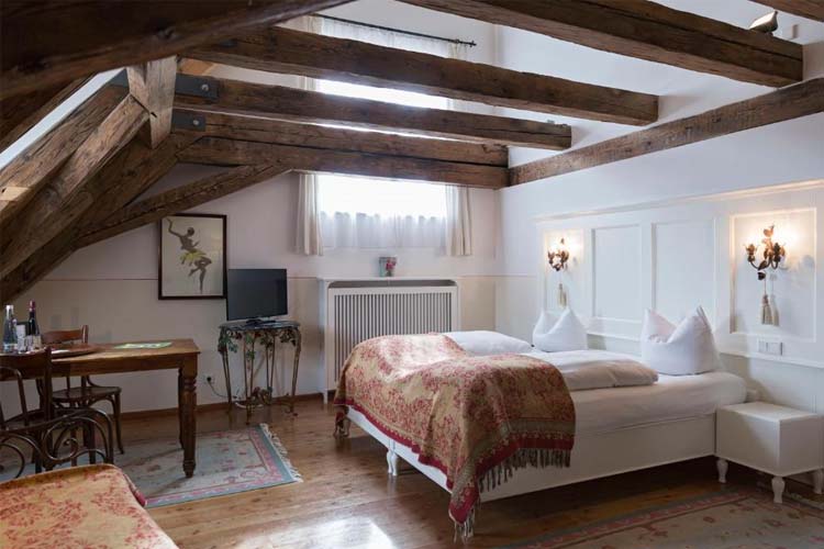 Superior Double Room - Hotel Orphee-Grobes Haus - Regensburg