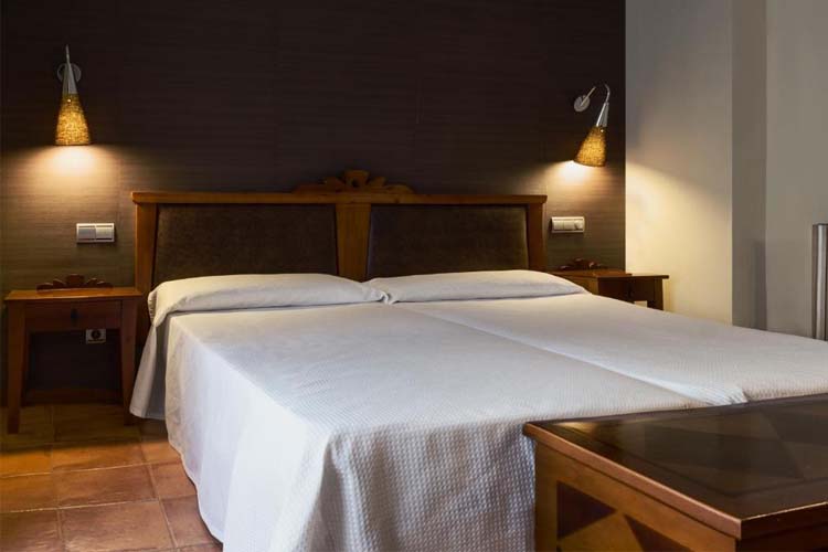 Triple Room - Hospedería de Loarre - Loarre