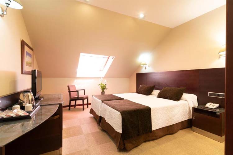 Double or Twin Room - Hotel San Juan de los Reyes - Toledo