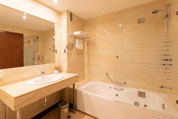 Double or Twin Room - Hotel San Juan de los Reyes - Toledo
