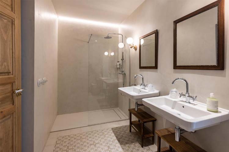 Standard Double Room - Casa Pizarro Hotel - Cáceres