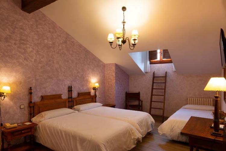 Triple Room - Hotel Las Cancelas - Avila