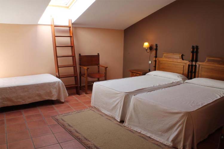Triple Room - Hotel Las Cancelas - Avila