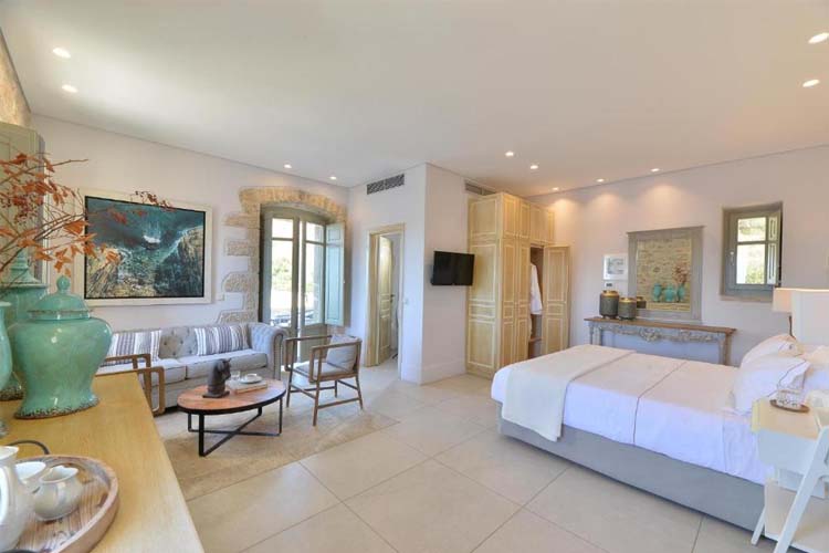 Deluxe Suite with Sea View - Akrolithi Boutique Hotel  - Oitylo