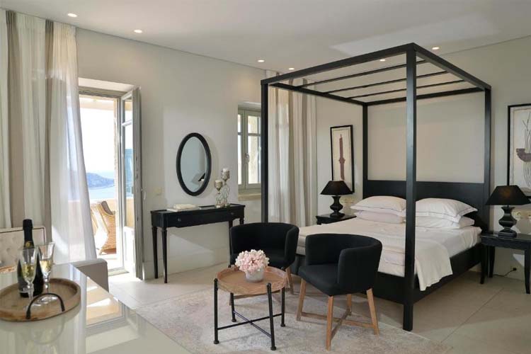 Junior Suite with Hot Tub - Akrolithi Boutique Hotel  - Oitylo