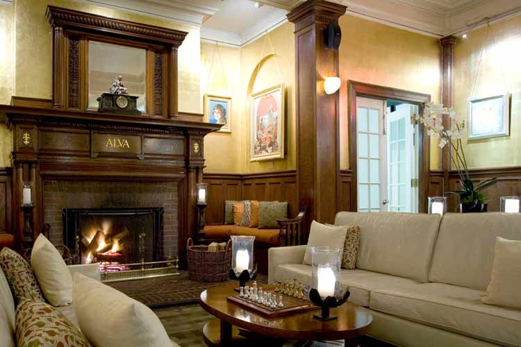 Living Room - Vanderbilt Hotel - Newport