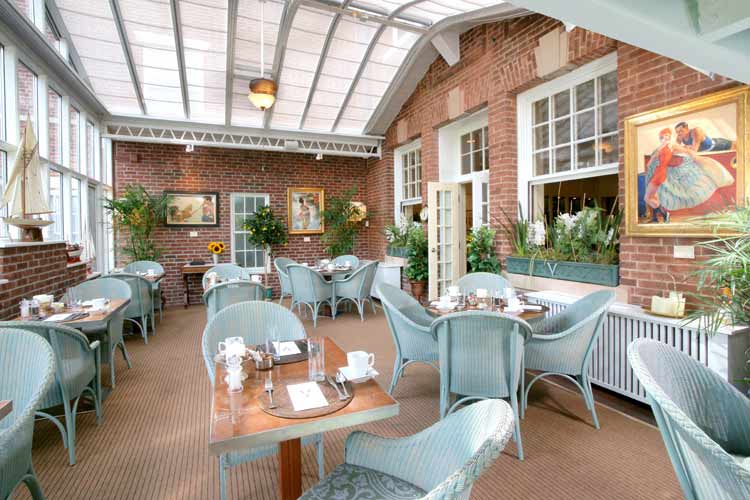 Porch - Vanderbilt Hotel - Newport