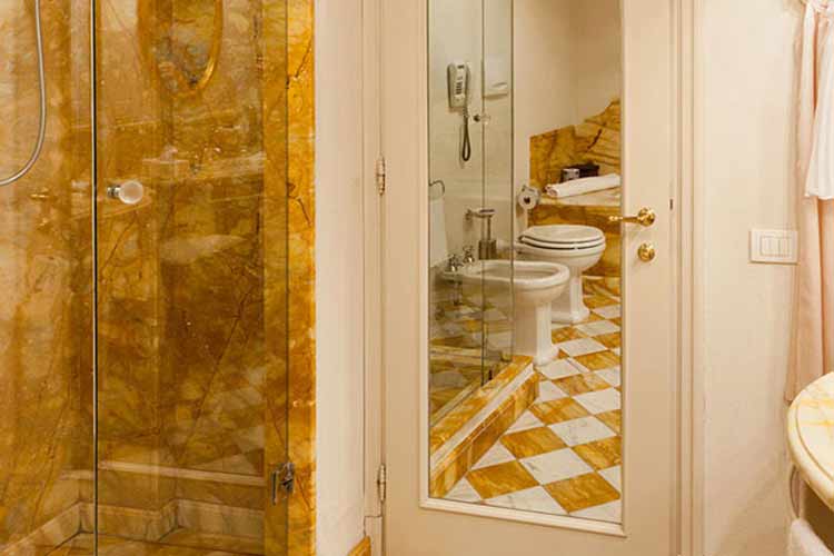 Bathroom - Albergo Pietrasanta - Pietrasanta