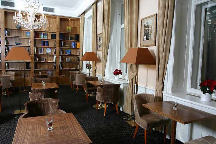 Library - Ventana Hotel Prague - Prague