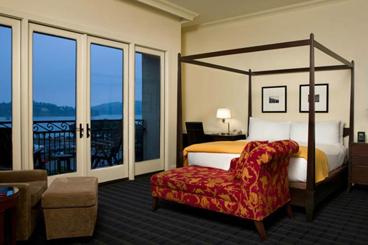 Deluxe Harbor View King Room - Casa Madrona Hotel &Spa - Sausalito