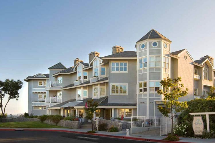 Facade - Blue Lantern Inn - Dana Point