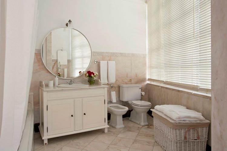 Antique Garden Bathroom - Casa Balthazar - Lisbon