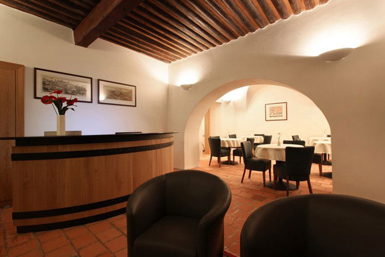 Front Desk - At the Green Grape - Prag