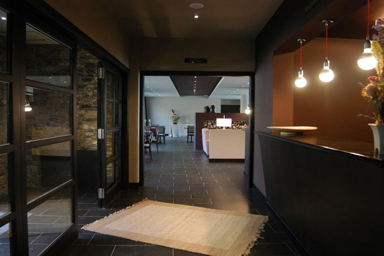 Front Desk - Bernat de So - Cerdaña