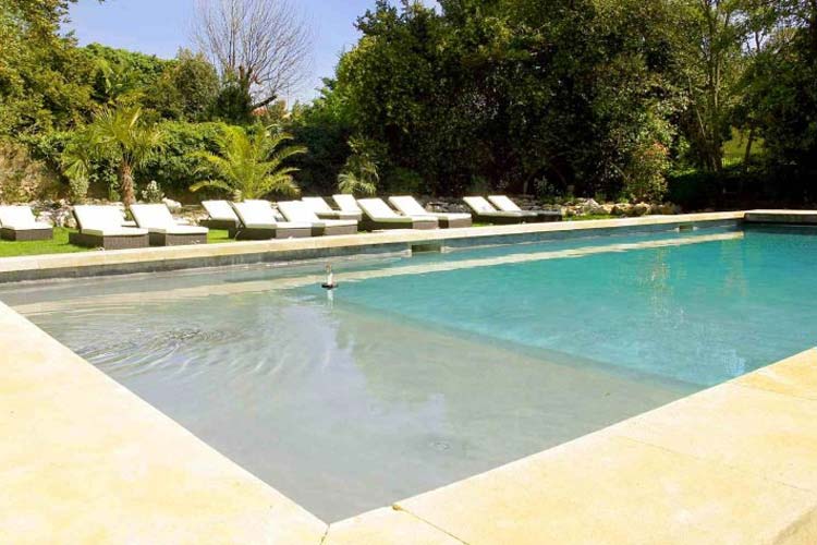 The Pool - L'À Propos - Orange