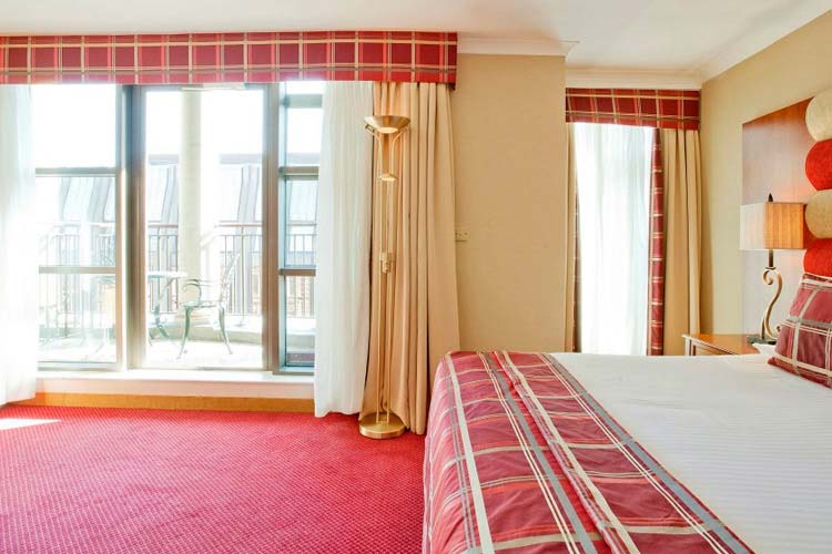 Club Balcony Room - Carlton George Hotel - Glasgow