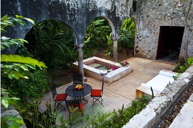 Terrace - The Hacienda Santa Rosa - Santa Rosa