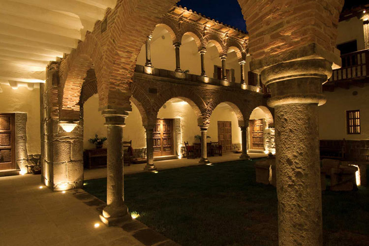 Courtyard at Night - Inkaterra La Casona - Cusco